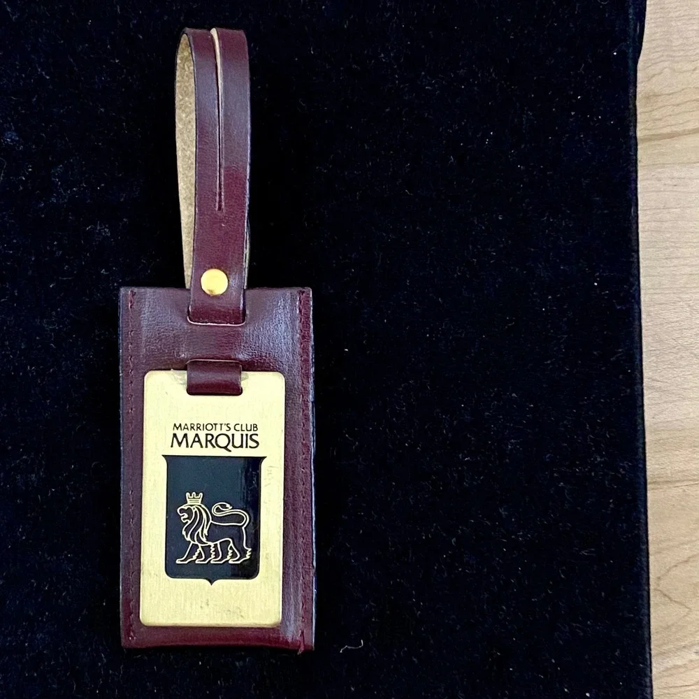 Vintage Marriott's Club Marquis Leather Luggage Tag Brass Lion Logo Travel Bag